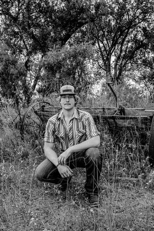 Gauge Senior Photos B&W-20